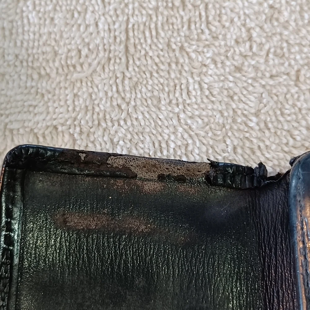 Louis Vuitton Men's Black Leather Key Holder Hold Snap Women's